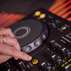 DJ DDJ-FLX4 2-Deck Controller – Graphite